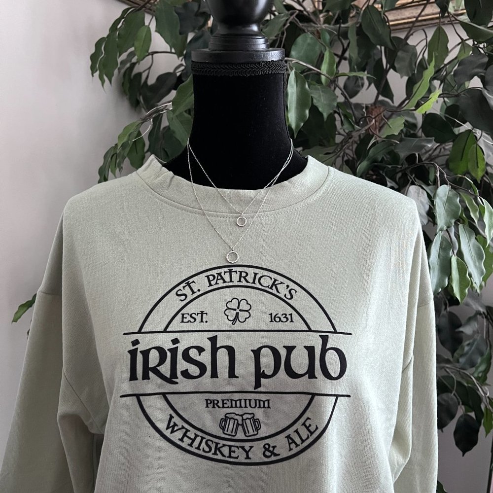 St Patricks Green Cropped Fleece Longsleeve Irish Pub Sweatshirt